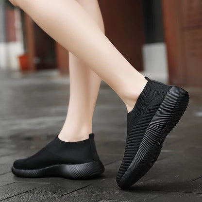 Women's Shoes Lightweight Breathable Mesh Slip-On Sneakers Black White Sport Running for Casual Party Fashion Ladies Shoes