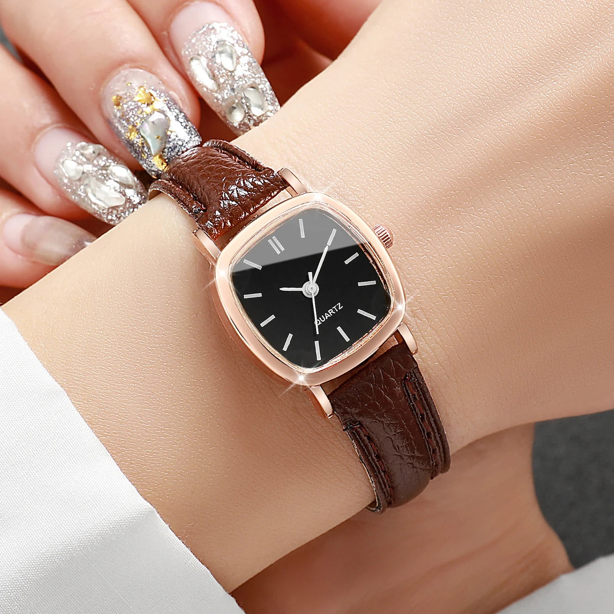 Fashion Minimalism Women Watches Small Square Dial Leather Strap Quartz Watch for Girls Clock（Without Box）