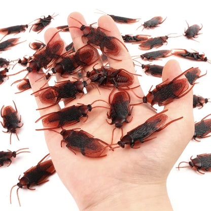 10/50pcs Realistic Plastic Cockroach Simulation Fake Cockroach Insect Spoof Toy Fake Bug Scary Horror Novelty Fun Halloween Gift