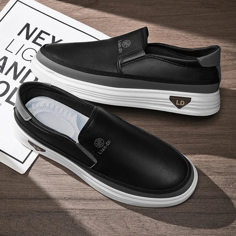 Men's Loafers for Spring, Large Size, Round-Toe Men's Moccasins, Slip-On Casual Shoes, Simple and Lightweight