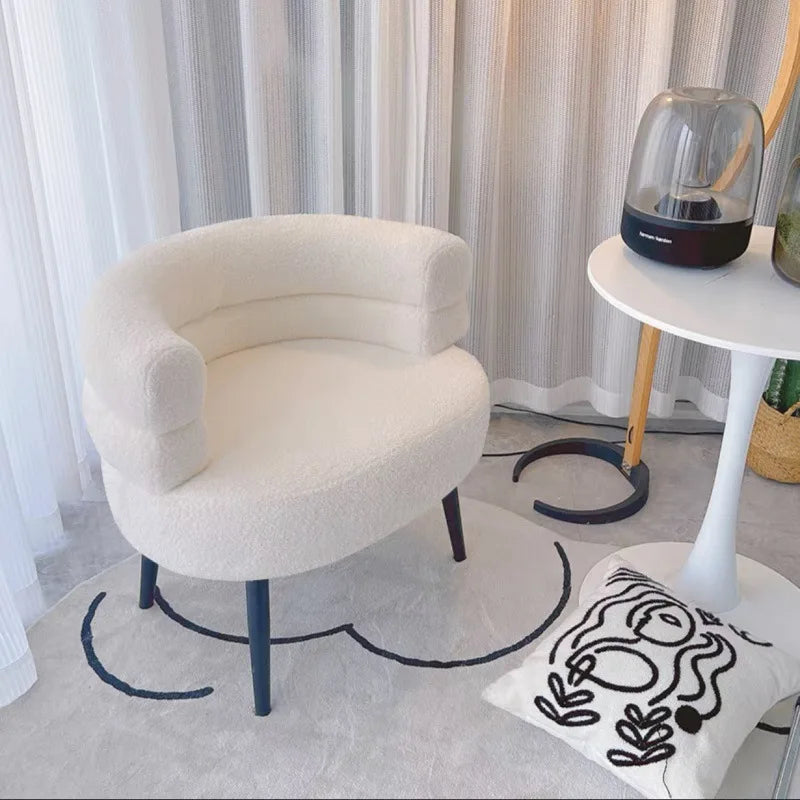 Lazy Sofa Makeup Chair with Lamb Fleece Living Room Light Luxury Balcony Leisure Chair for Comfortable Seating