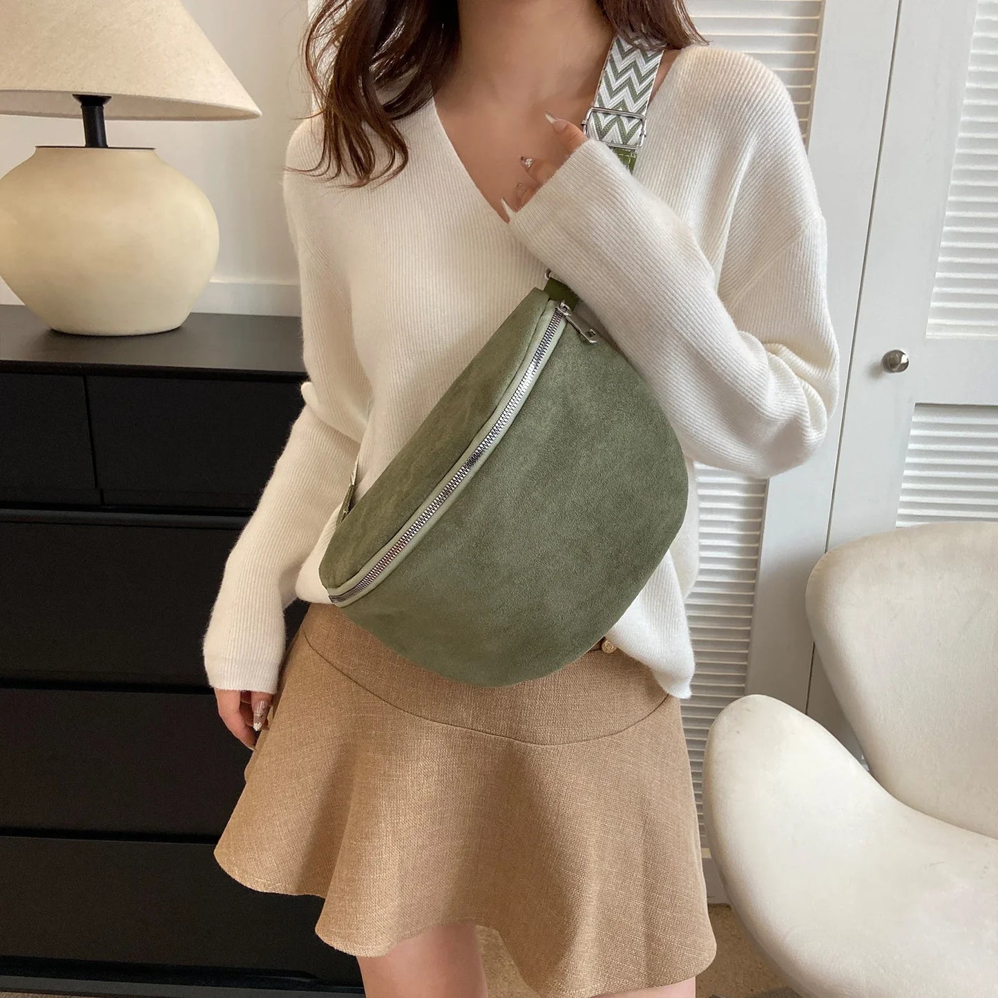 2024 Luxury Designer Women's Chest Bag PU Leather Wide Strap Shoulder Crossbody Bag Female Fashion Fanny Pack Banana Waist Bag