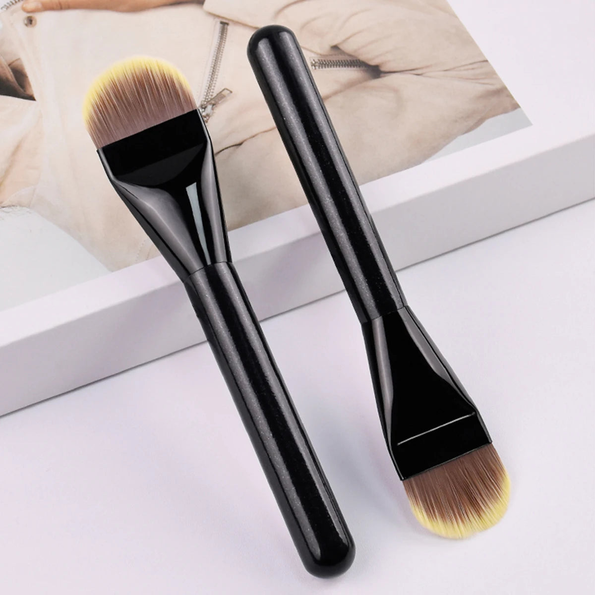 Makeup Brushes Foundation Professional Brush Tongue Shaped Liquid Foundation Concealer Brush Women Face Base Makeup Beauty Tools