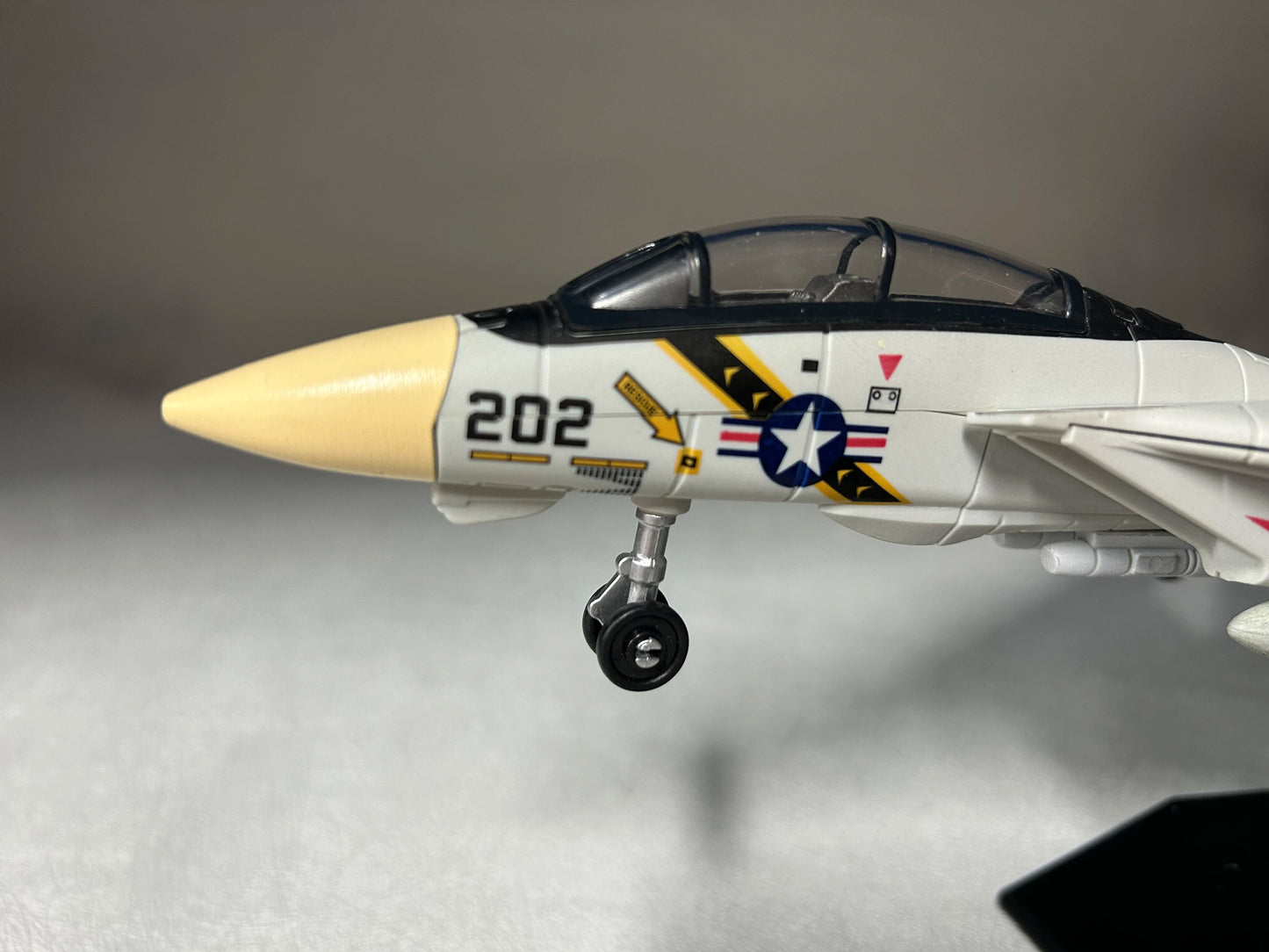 F14 Aircraft Model Plane Toy ABS Fighter Toys su35 J35 Stealth Fighter Model F35 Souvenir Collection Educational Toys
