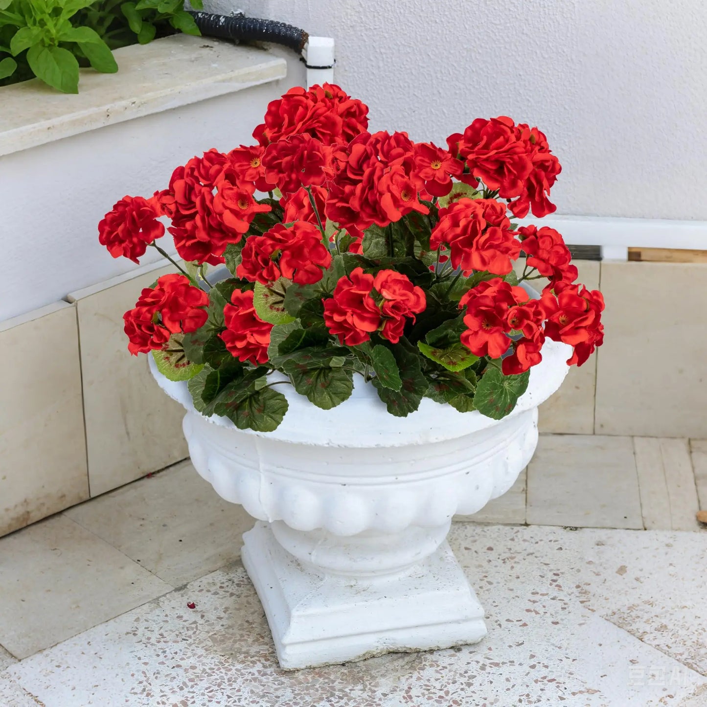 2/4pcs Artificial Flowers Faux Geranium UV Resistant Fake Flower for Planter Outdoor Garden Patio Decor Home Table Decoration