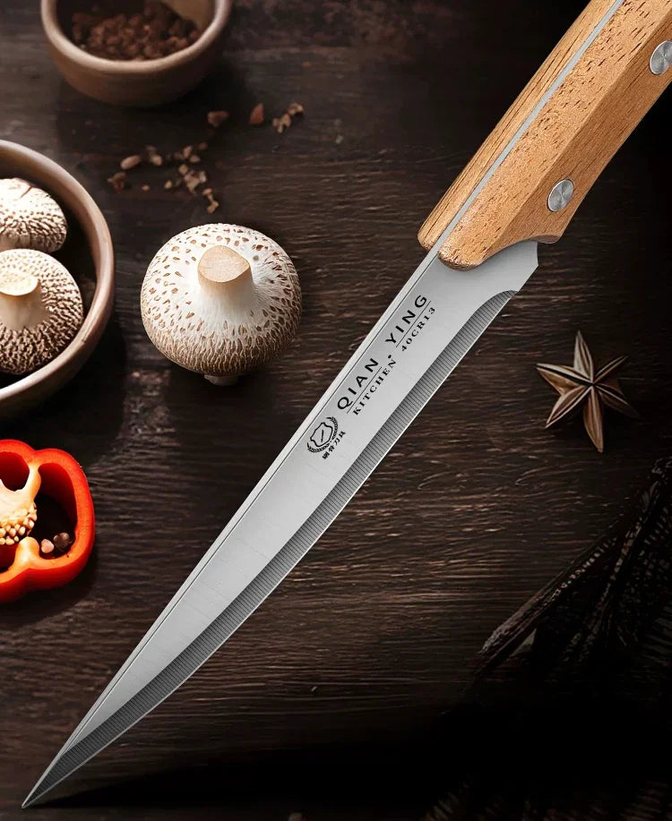 Professional boning knives and high-hardness kitchen knives are suitable for slaughtering pigs, cattle and sheep in the kitchen