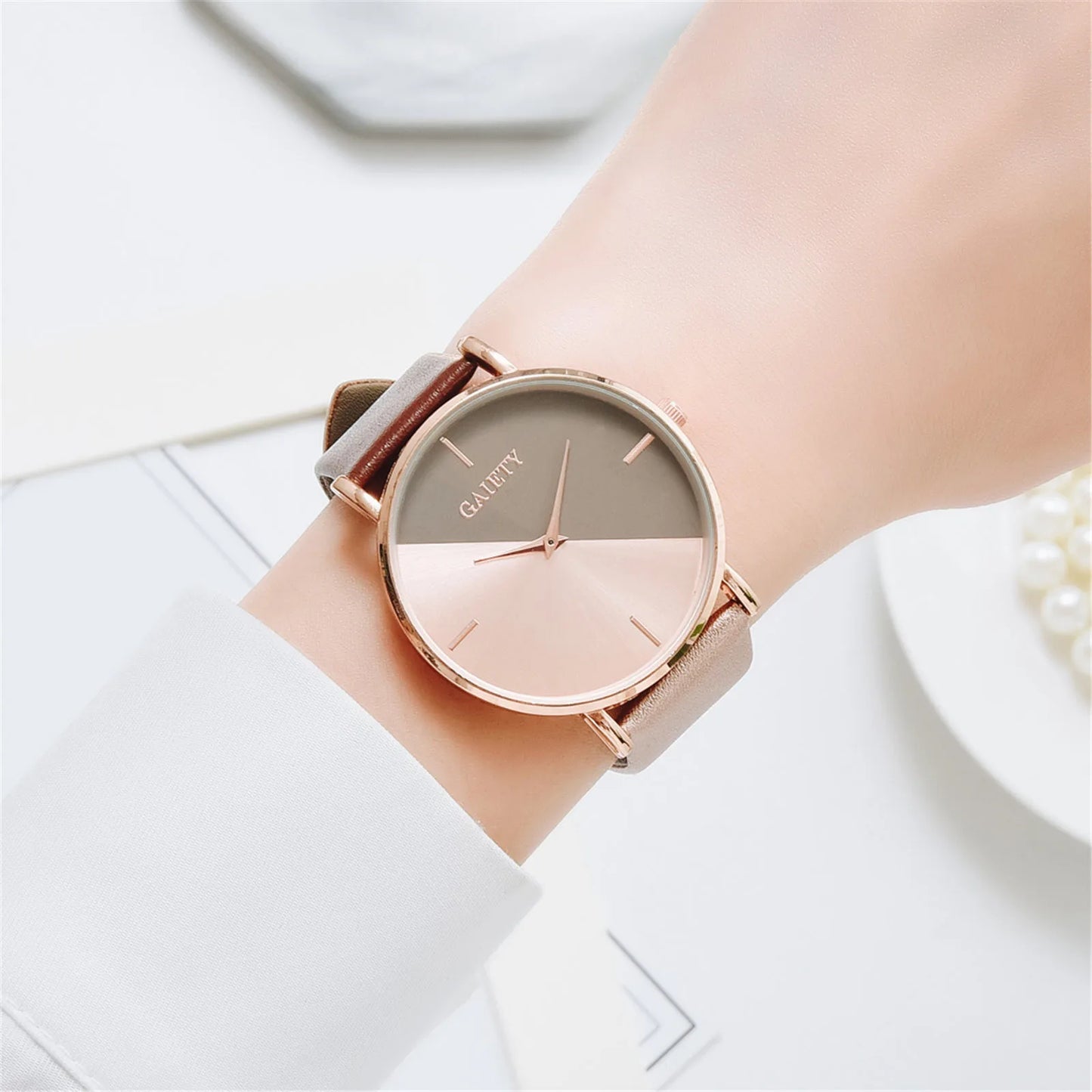 Women'S Watch Set Luxury Fashion Light Luxury Geometric Stitching Quartz Style Pu Leather Strap Round Dial Women'S Gift