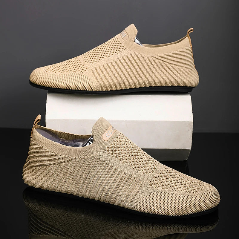 Spring and Summer Men's Loafers One-Piece Lazy Sneakers for Comfort and Convenience