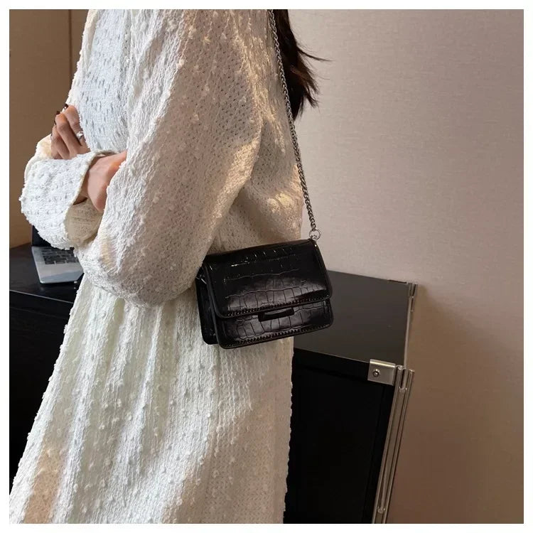 This Year's Popular Super Popular Small Bag 2024 Summer Popular Versatile Chain Messenger Bag Fashion Mini Square Sling Bag