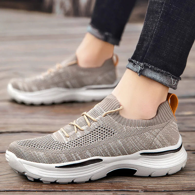 Men Shoes Summer Canvas Shoes Breathable Comfortable Outdoor Slip on Walking Sneakers Classic Loafers for Men