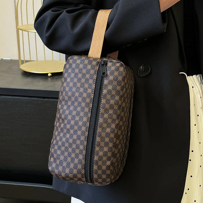 Neutral color tote bag for men and women, suitable for makeup bags and toiletry bags, can be carried by hand or carried as a bag