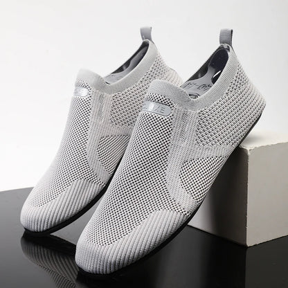Spring and Summer Men's Loafers One-Piece Lazy Sneakers for Comfort and Convenience