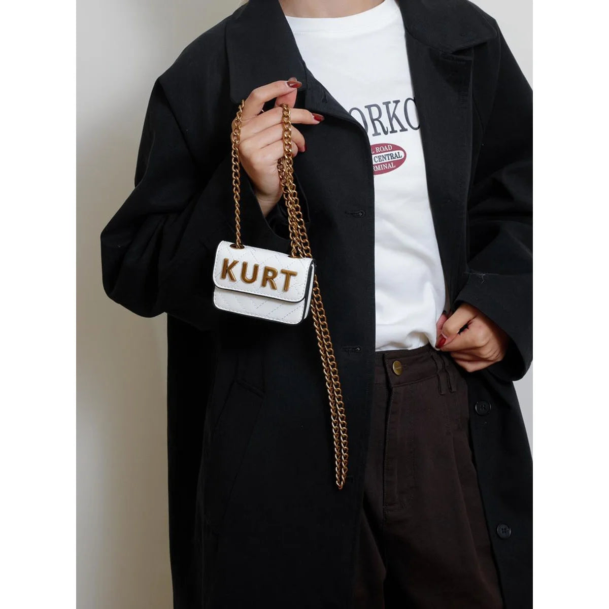 Mini Magnetic Crossbody Bag – Letter Flap, Chain Strap, Zipper Closure. Multi-Color, Perfect for Casual, Office & Everyday Use.