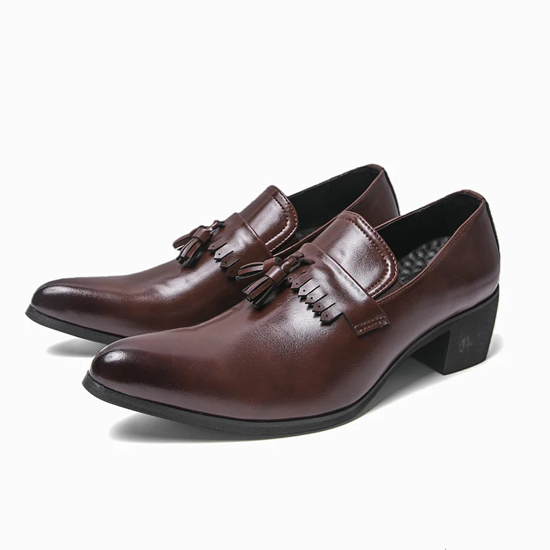 Pointed Fringed Leather Shoes for Men Casual British Style High Heels One-Piece Versatile for All Occasions Trendy for Business