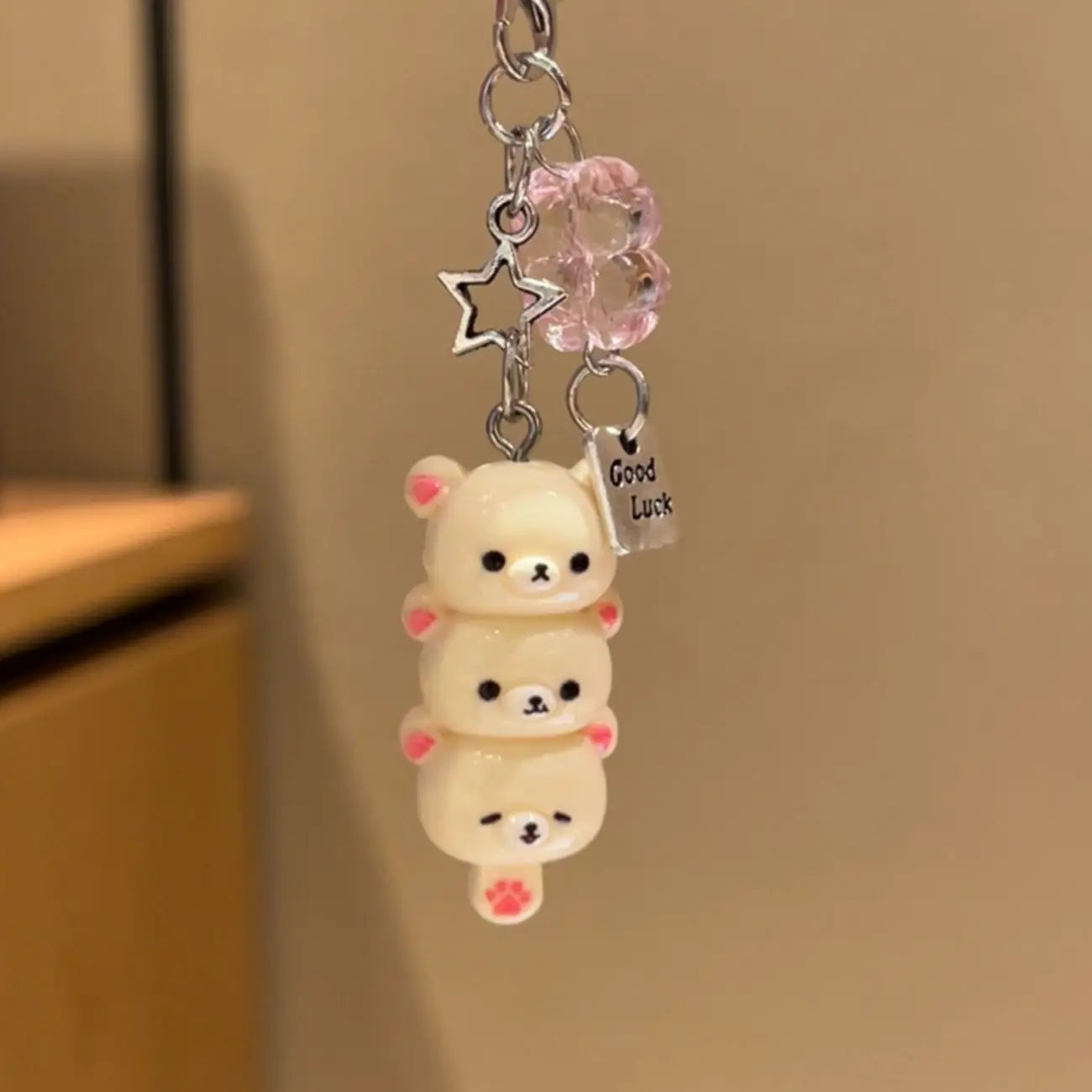 Śliczny Miś Zawieszka do Telefonu Kawaii Anime Brelok Akcesoria do Kluczy Plecak iPhone 17Promax Airpods Ins Korea Nowy Y2K