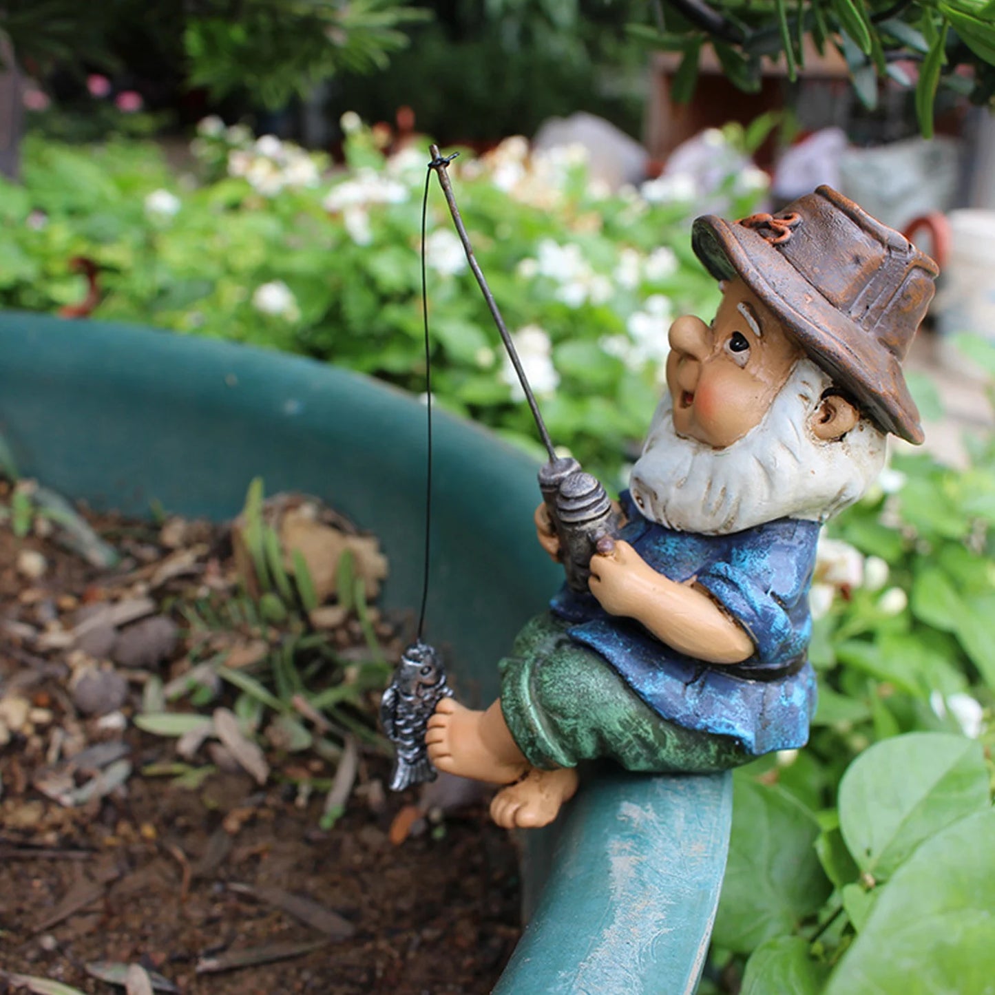 Fishing Gnome Sitter Funny UV Resistant Resin Decorative Outdoor Garden Lawn Gnome for Yard Garden Decoration