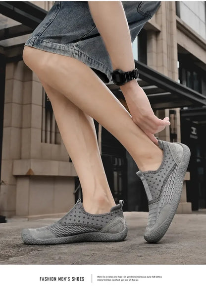 Summer Mesh Shoes Men Sneakers Plus Size Lightweight Breathable Walking Footwear New Slip-On Comfortable Casual Men's Shoes