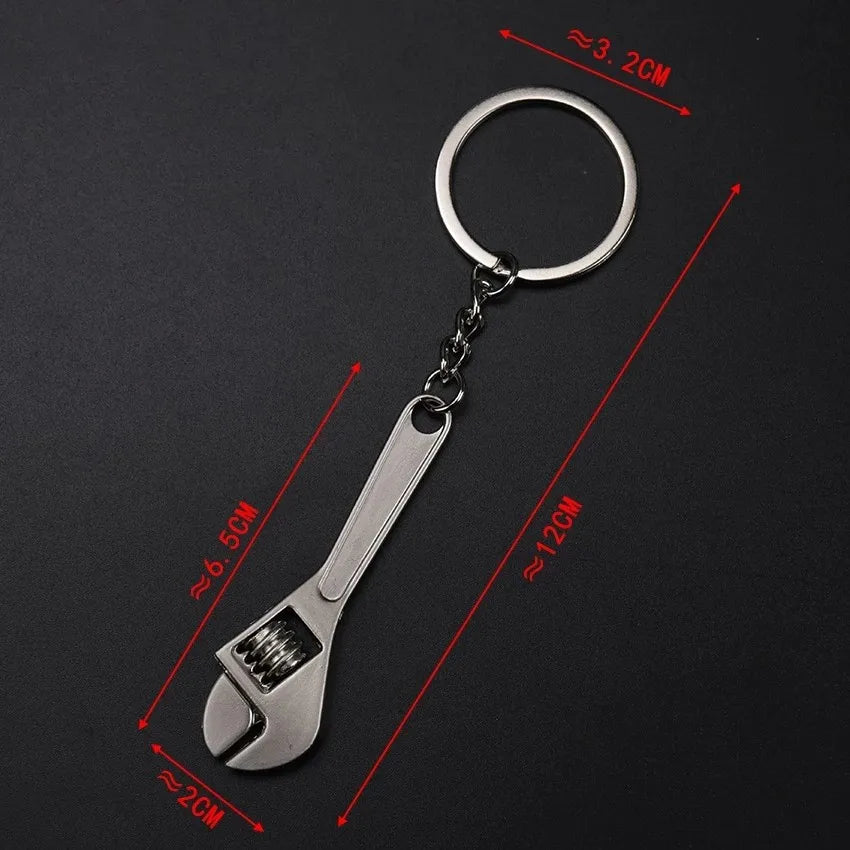 1PCS Mini Adjustable Wrench Key Chain Adjustable Metal Spanner Keyring Hand Tool Rotatable Nut Small And Portable Hand Tool Key