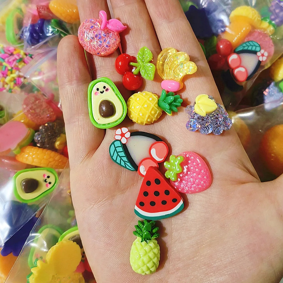 100pcs 3D Mini Resin Simulation Banana Charms DIY Children's Miniature Fruit Models for Craft Making Kitchen Toys For Dollhouse