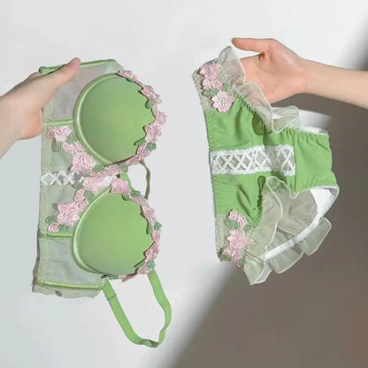 Women's Sweet Vintage Floral Embroidered Wireless Bra Set, Push Up Lace Bralette for Small Bust Daily Wear