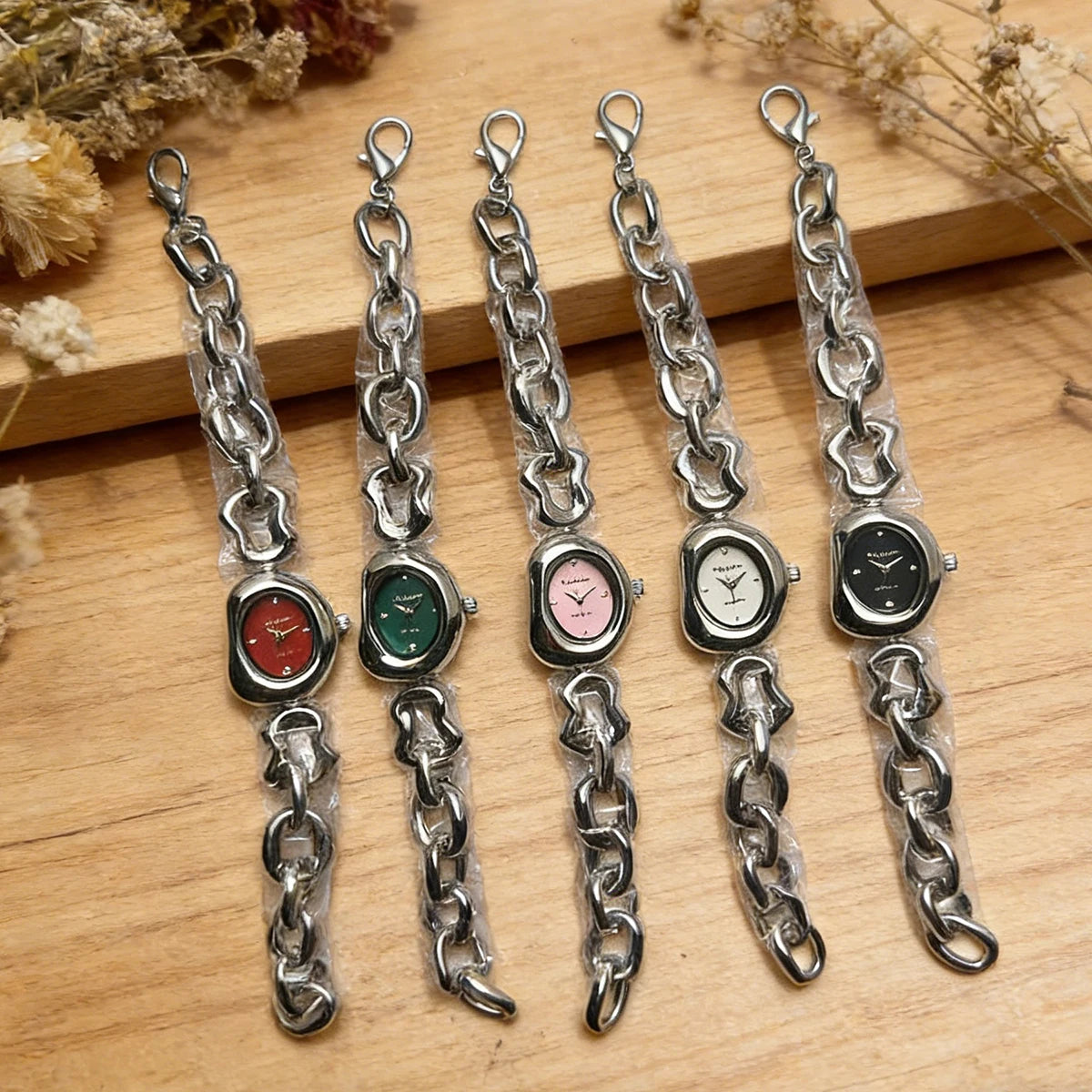 Casual and Fashionable Women's Student Watch, Half-Moon-Shaped Quartz Watch, Simple Chain Bracelet-Style Wristwatch, Versatile for Everyday Use