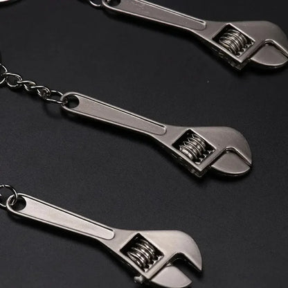 1PCS Mini Adjustable Wrench Key Chain Adjustable Metal Spanner Keyring Hand Tool Rotatable Nut Small And Portable Hand Tool Key