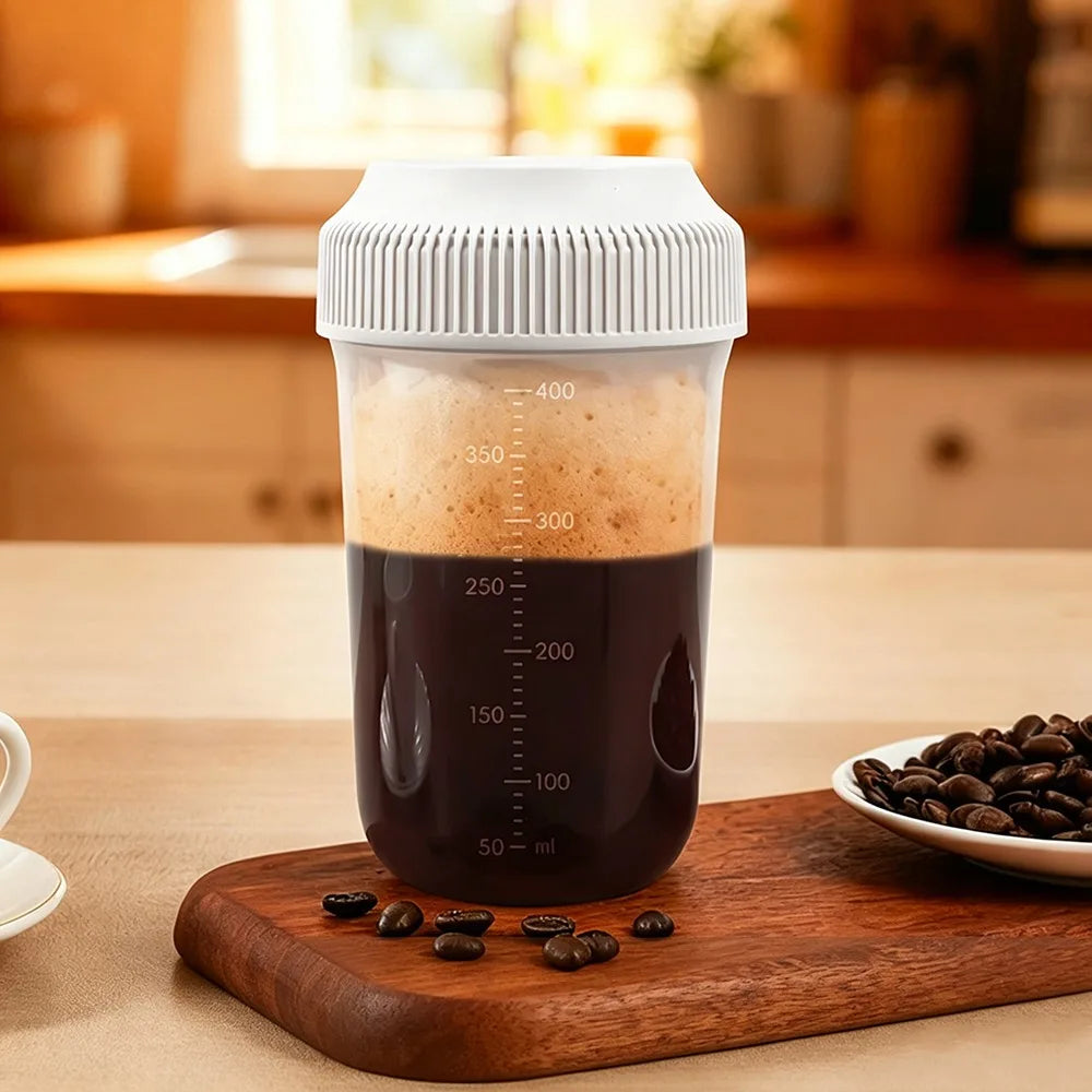 Microwave Safe Plastic Shaker Bottle with Scale 560ML Tumbler Leakproof Coffee Mixing Bottle Smoothies