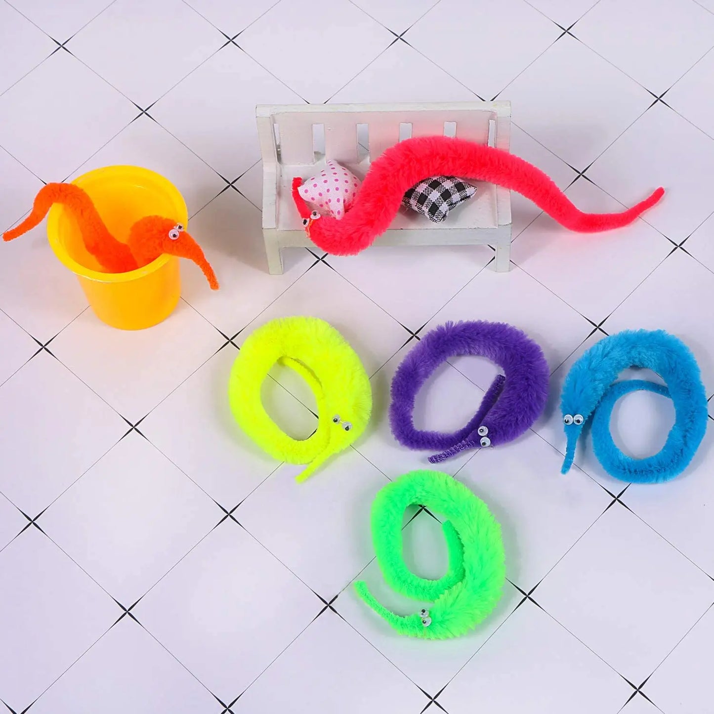 Fuzzy Magic Worm Trick Toys For Kids Wiggly Twisty Worm On a Invisible String Carnival Party Favors Children Magic Props