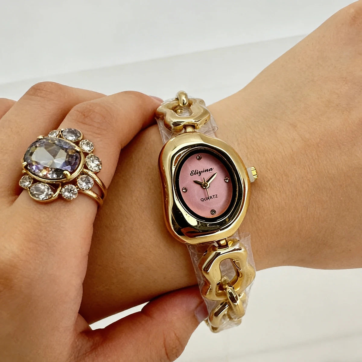 Casual and Fashionable Women's Student Watch, Half-Moon-Shaped Quartz Watch, Simple Chain Bracelet-Style Wristwatch, Versatile for Everyday Use