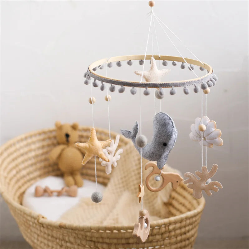 Baby Soft Felt Cartoon Wool Ball Seashell Rattles Hanging Bed Bell Newborn Mobile Crib Wooden Bracket Montessori Education Toys
